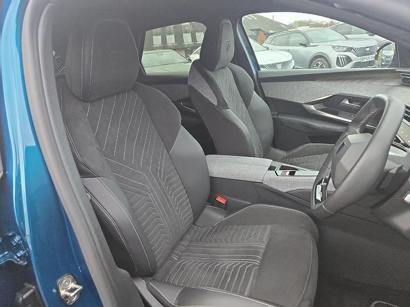 Used Peugeot e-3008 GT 152 kW (207 HP) 2024 Blue SUV