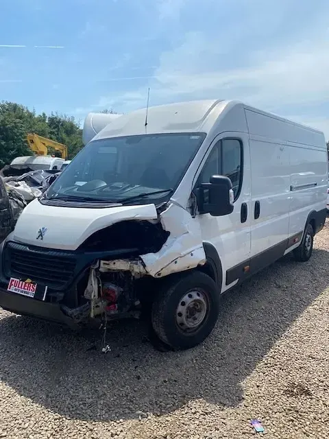 Used Peugeot Boxer 140 HP (102 kW) 2020 White Van