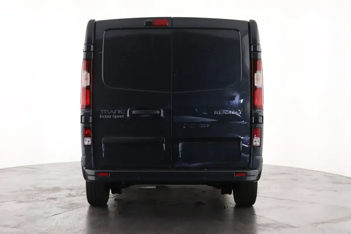 New Renault Trafic 150 HP (110 kW) 2025 Black MPV