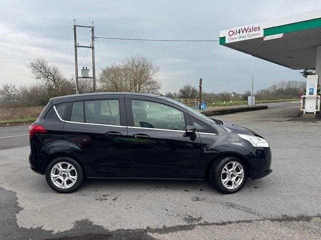 Used Ford B-MAX Zetec 105 HP (77 kW) 2015 Black MPV