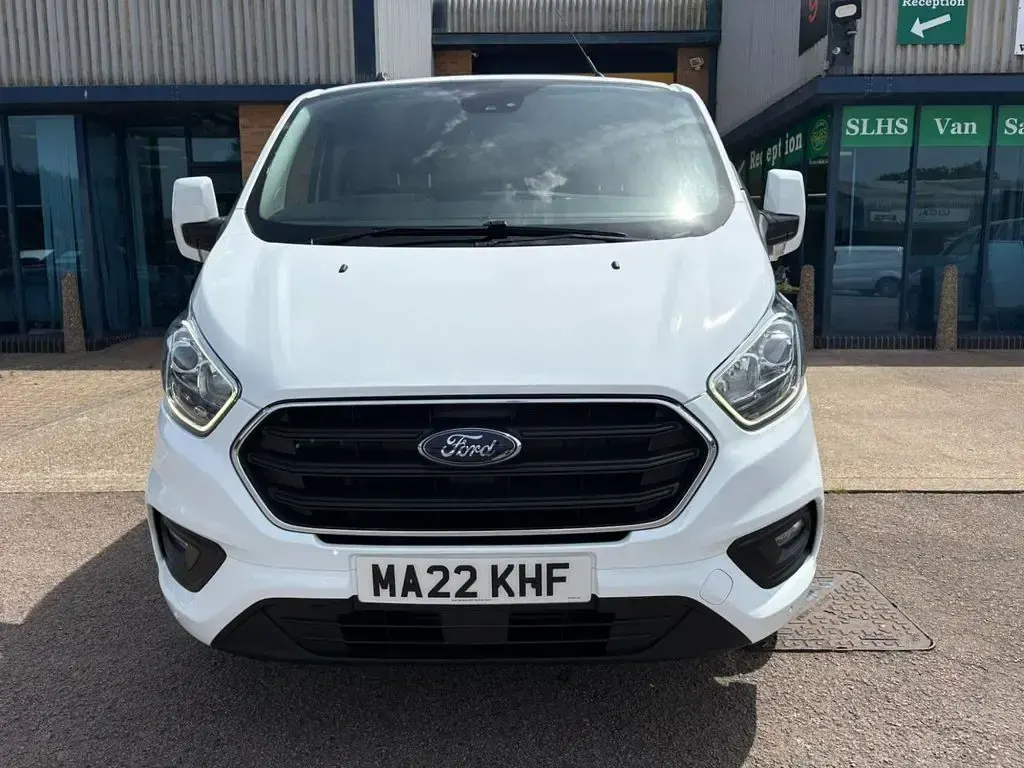 Used Ford Transit Custom Limited 130 HP (95 kW) 2022 White Van