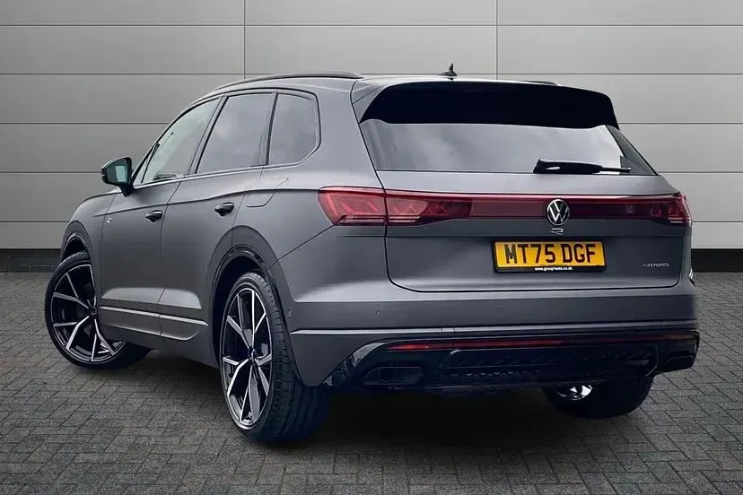 Used VW Touareg R 462 HP (339 kW) 2025 Silicon grey SUV