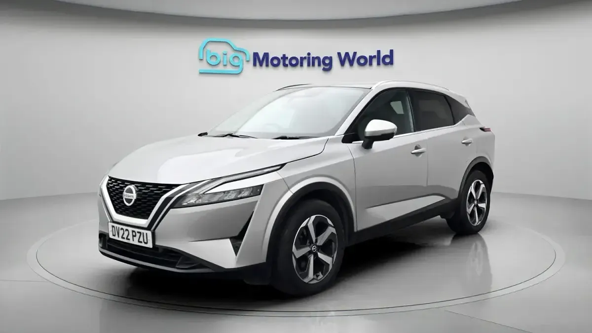 Used Nissan Qashqai N-Connecta 2022 Silver SUV