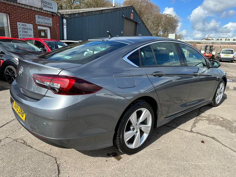 Used Vauxhall Insignia SRi 140 HP (102 kW) 2019 Grey Hatchback