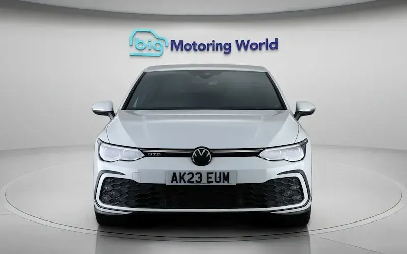 Second-hand VW Golf VIII GTD 200 CP (147 kW) 2023 Alb Hatchback