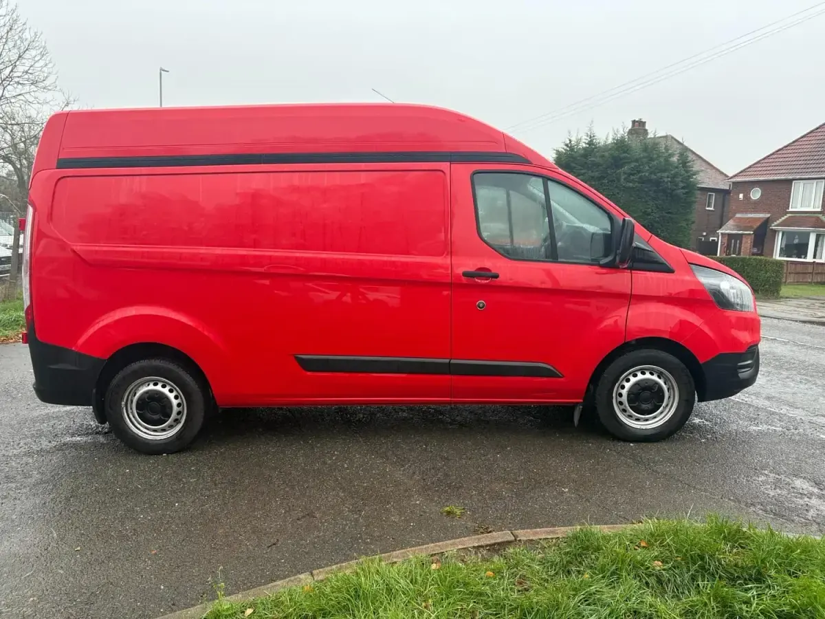 Usado Ford Transit Custom 130 CV (95 kW) 2020 Rojo Van