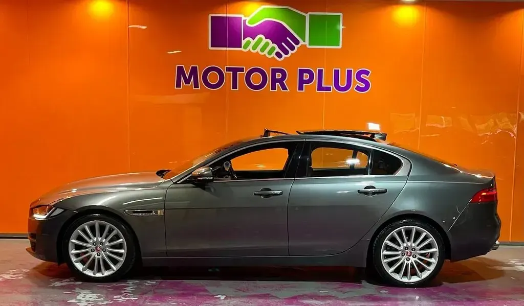 Used Jaguar XE Portfolio 180 HP (132 kW) 2017 Grey Sedan