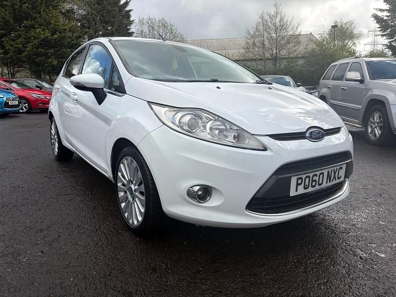 Used Ford Fiesta Titanium 96 HP (70 kW) 2011 White Hatchback