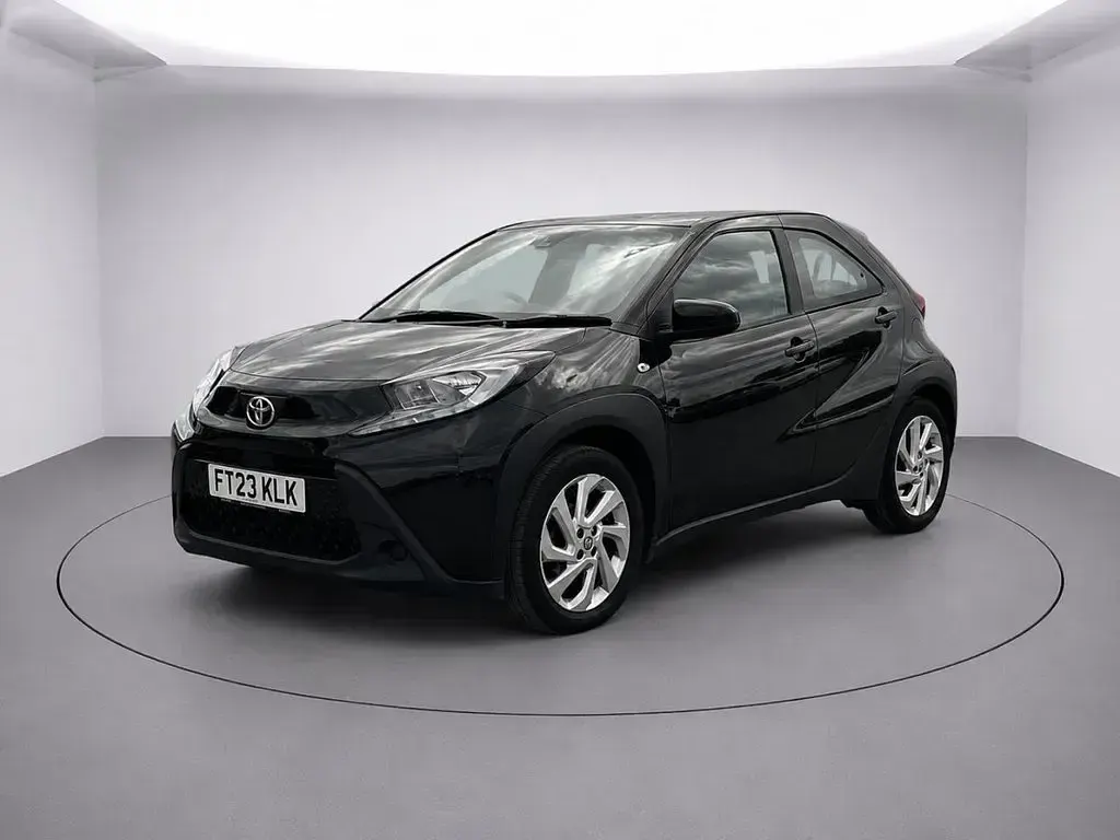 Used Toyota Aygo X PURE 72 HP (52 kW) 2023 Black SUV