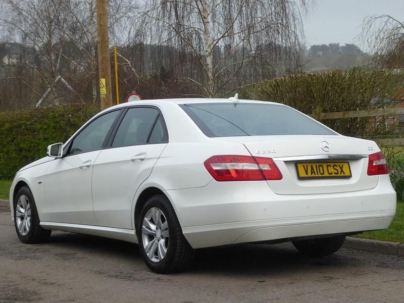 Usado Mercedes E220 SE 2010 Branco Sedan