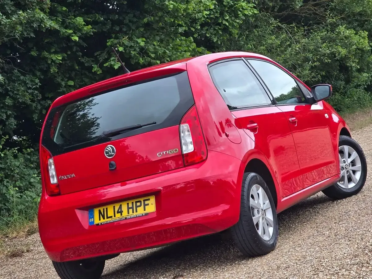 Used Skoda Citigo Elegance 75 HP (55 kW) 2014 Red Hatchback