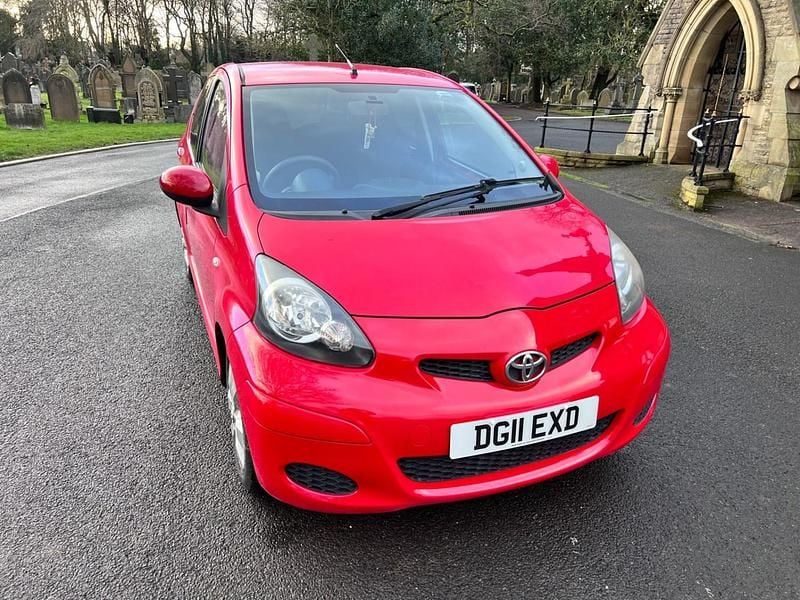 Begagnad Toyota Aygo 2011 Röd Halvkombi