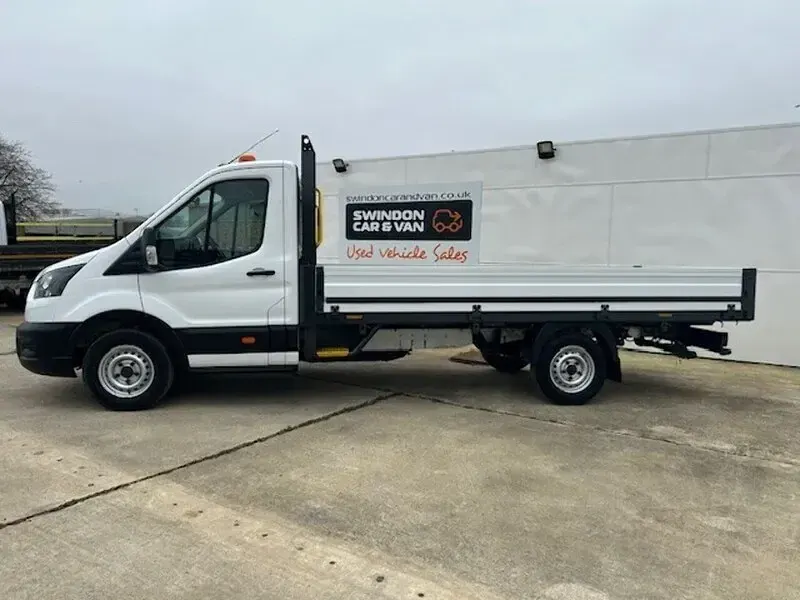 Usado Ford Transit Premium 130 CV (95 kW) 2021 Blanco Descapotable