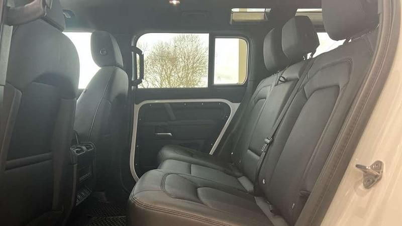 Used Land Rover Defender SE Dynamic 350 HP (257 kW) 2025 White SUV