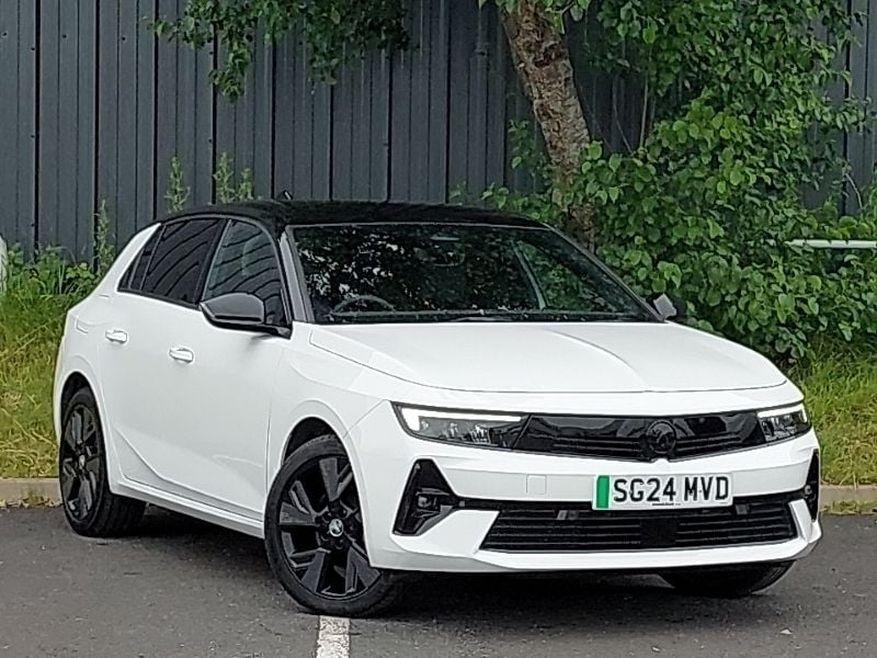 Used Vauxhall Astra 114 kW (156 HP) 2024 White Hatchback