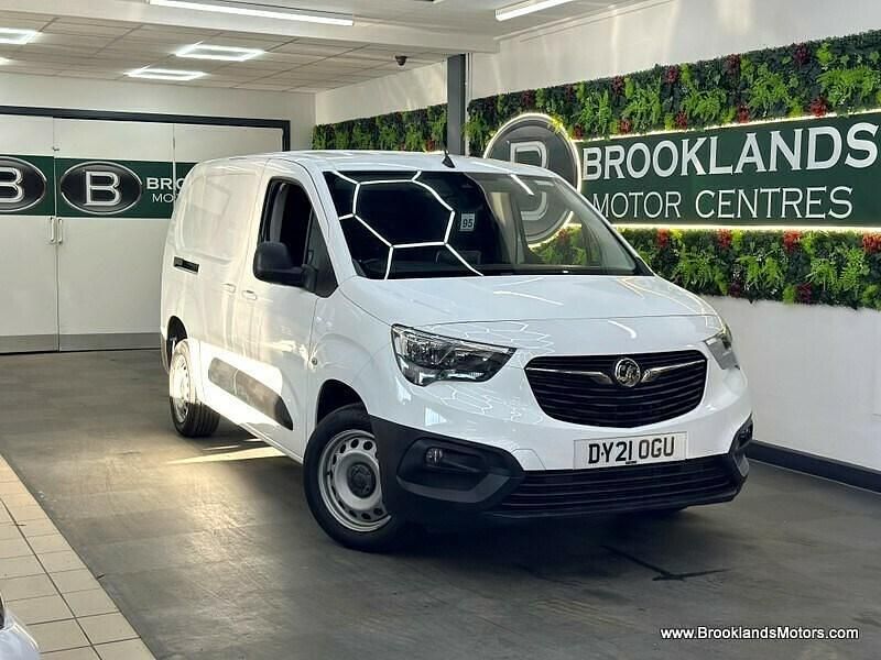 Used Vauxhall Combo Edition 130 HP (95 kW) 2021 White MPV