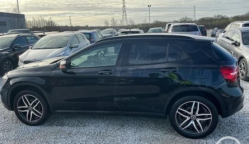Used Mercedes GLA180 Urban 122 HP (89 kW) 2018 Black SUV
