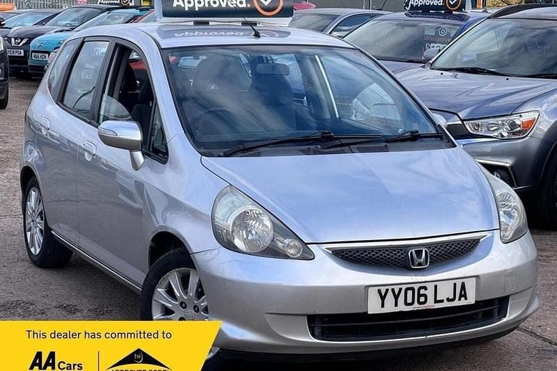 Used Honda Jazz SE 82 HP (60 kW) 2006 Silver Hatchback