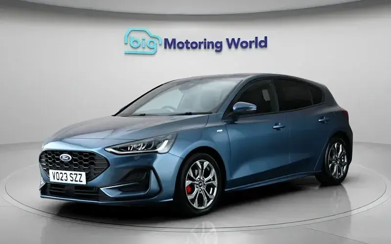 Used Ford Focus ST-Line 125 HP (91 kW) 2023 Blue Hatchback