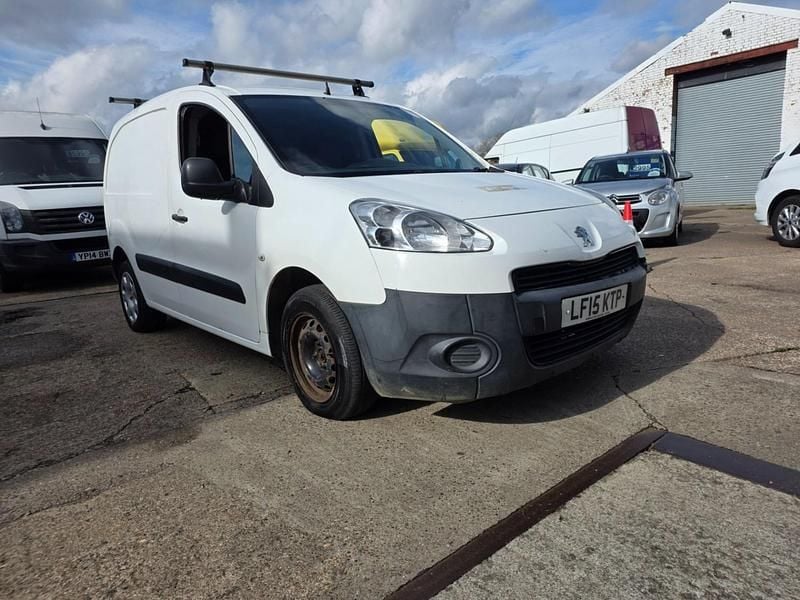 White Used 2015 Peugeot Partner Van | £775 (Good price) - Image 1/4