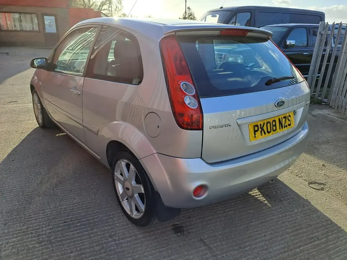 Used Ford Fiesta Zetec 2008 Silver Hatchback