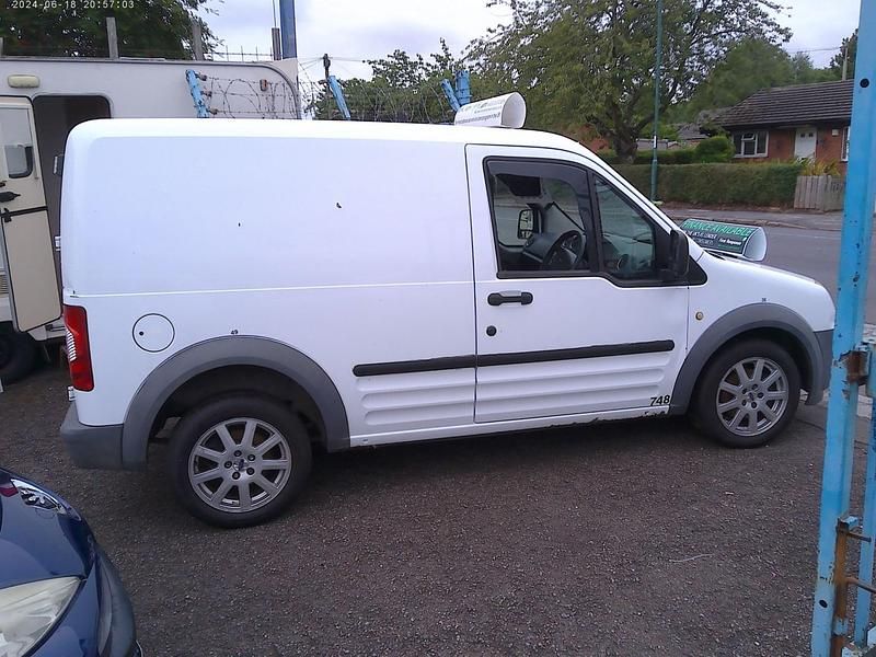 Image 2/4
