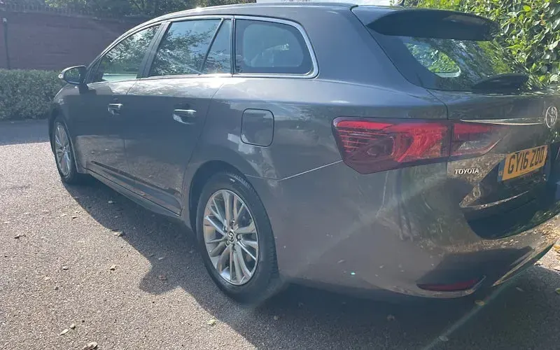 Used Toyota Avensis Business Edition 112 HP (82 kW) 2016 Grey Estate