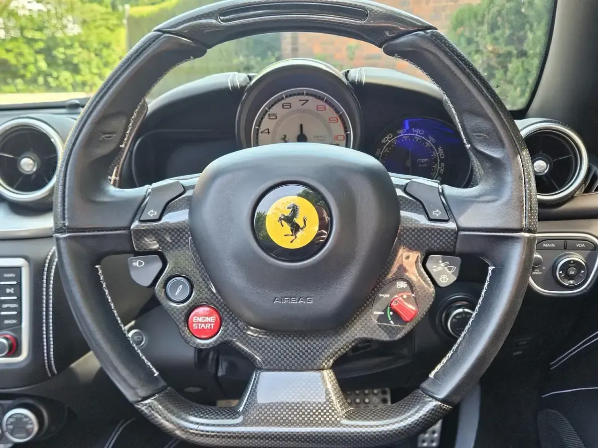 Used Ferrari California 560 HP (411 kW) 2016 White Cabriolet