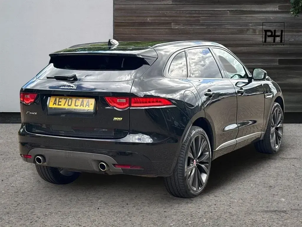Used Jaguar F-Pace 300 HP (220 kW) 2020 Black SUV
