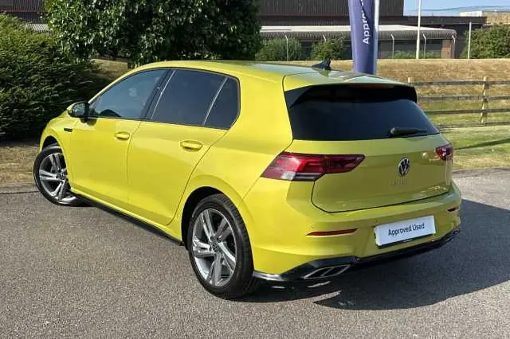 Used VW Golf VIII R-line 150 HP (110 kW) 2022 Yellow Hatchback