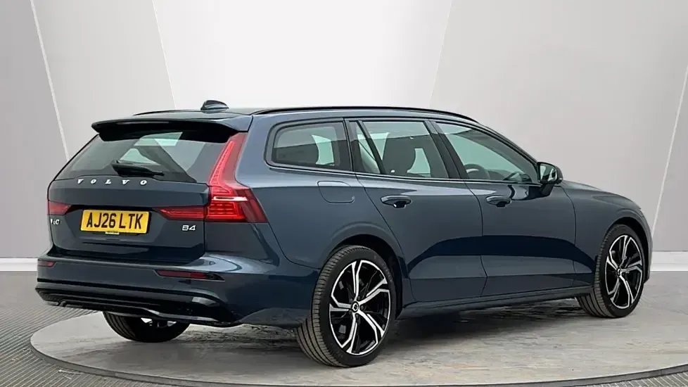 Used Volvo V60 Plus 197 HP (144 kW) 2026 Blue Estate