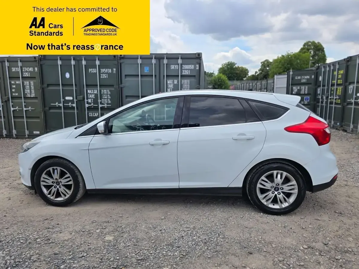 Used Ford Focus Titanium 125 HP (91 kW) 2014 White Hatchback