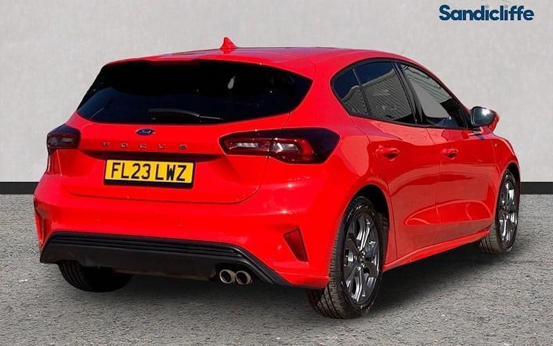 Used Ford Focus ST-Line 125 HP (91 kW) 2023 Race red (standard colour) Hatchback