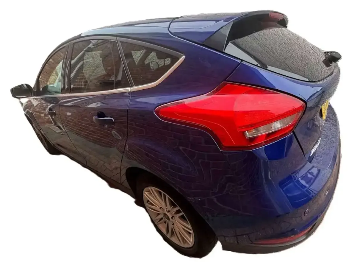 Used Ford Focus Zetec 125 HP (91 kW) 2017 Blue Hatchback