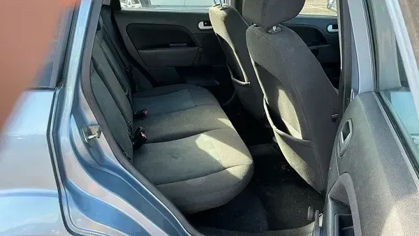 Usado Ford Fiesta Zetec 75 CV (55 kW) 2007 Azul Utilitario