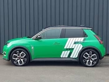 Used Renault R5 Komfort 110 kW (150 HP) 2025 Green Hatchback