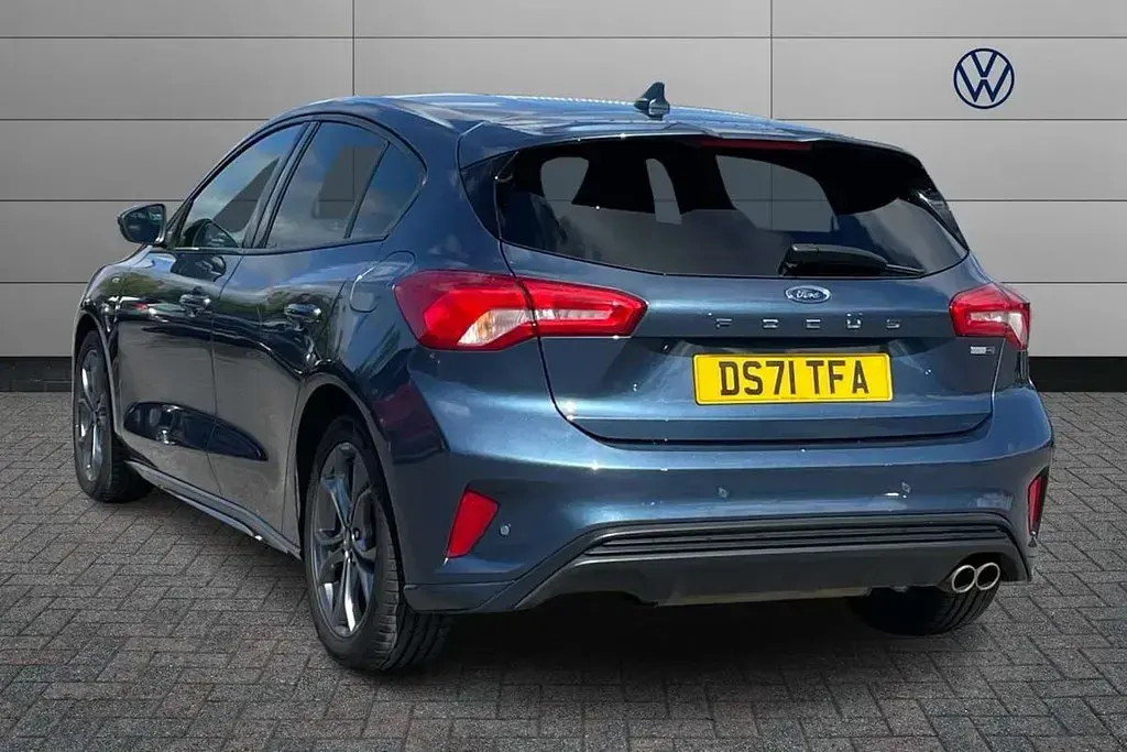Gebraucht Ford Focus ST-Line 123 PS (90 kW) 2022 Blau Kleinwagen