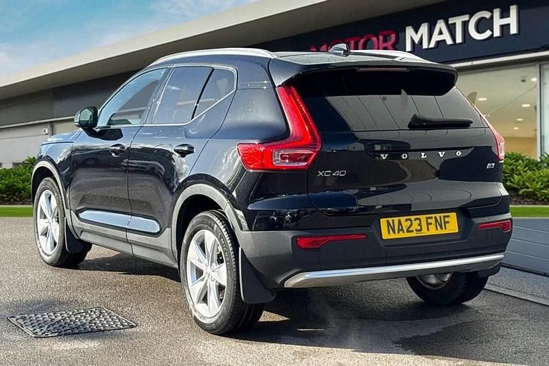 Used Volvo XC40 Core 163 HP (119 kW) 2023 Black SUV