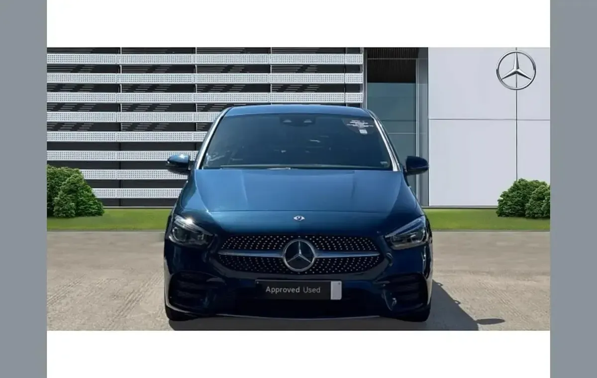 Used Mercedes B180 AMG Line Premium 134 HP (98 kW) 2020 Blue Hatchback