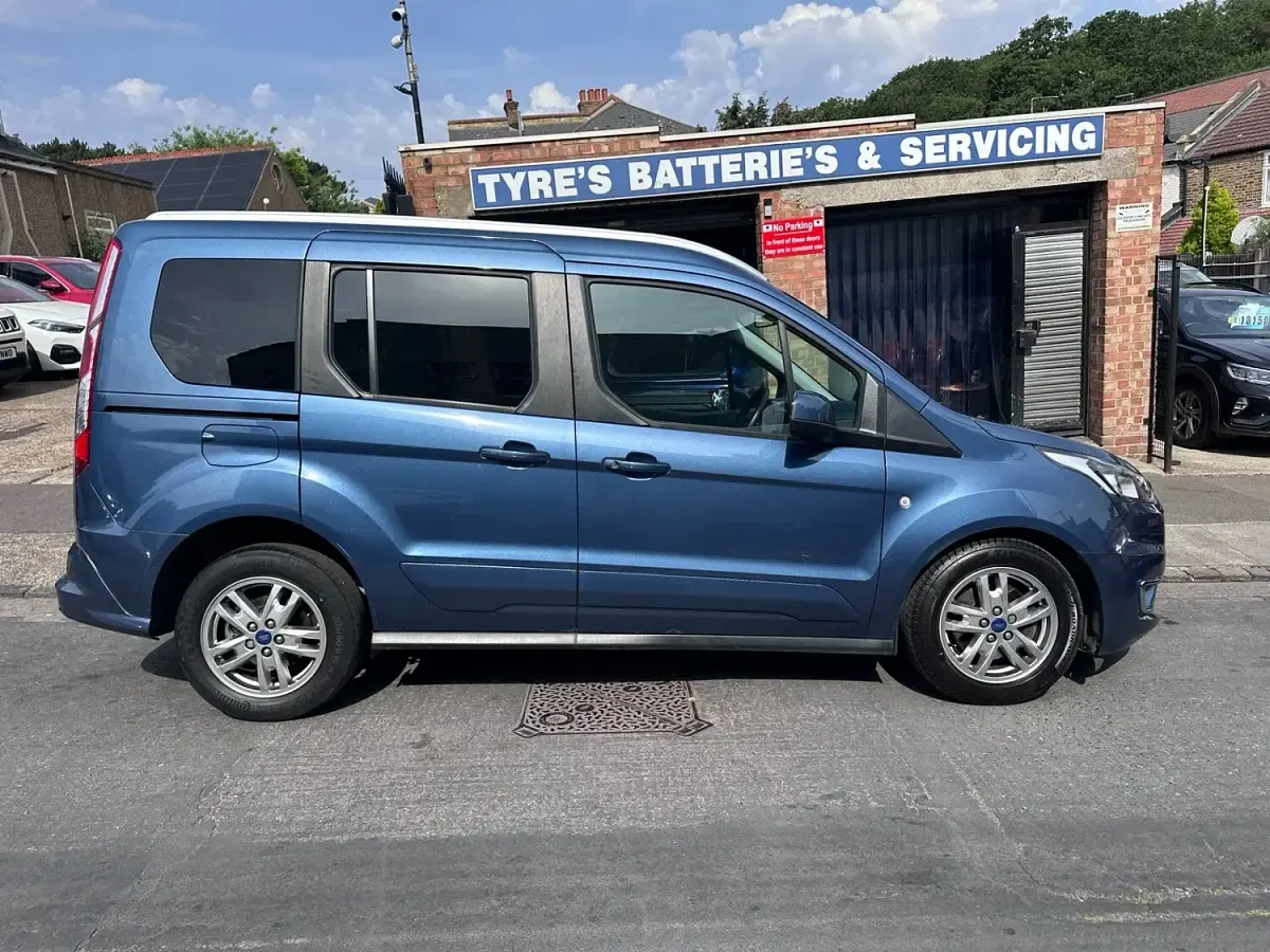 Used Ford Tourneo Titanium 2021 Blue MPV