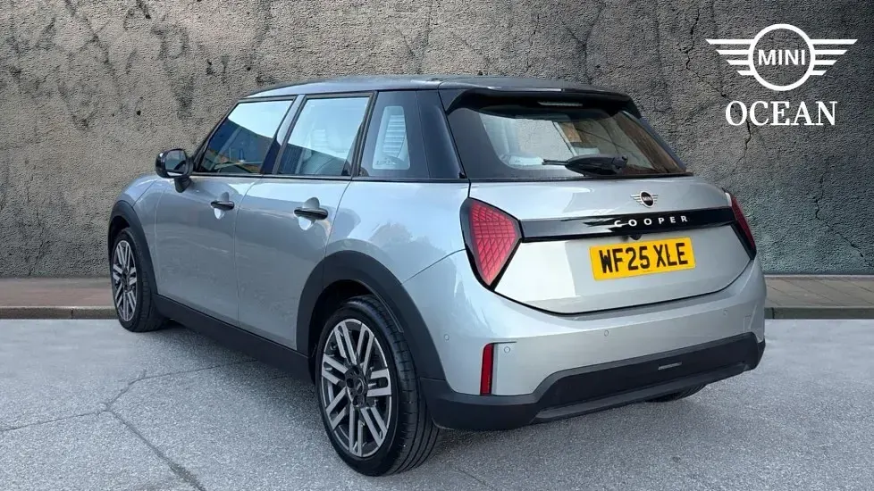 Used Mini Cooper Hatch 113 kW (154 HP) 2025 Silver Hatchback