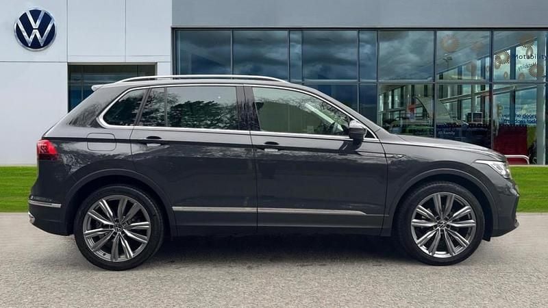 Used VW Tiguan Elegance 150 HP (110 kW) 2022 Urano grey SUV