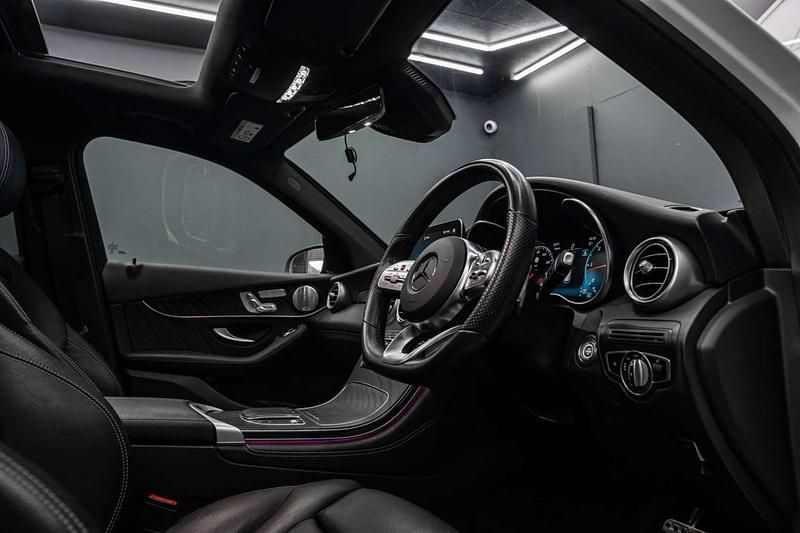 Used Mercedes GLC300 AMG Line Premium 245 HP (180 kW) 2021 White Estate