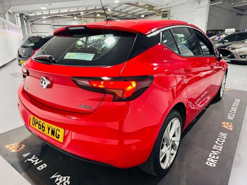 Used Vauxhall Astra SRi 150 HP (110 kW) 2016 Red Hatchback