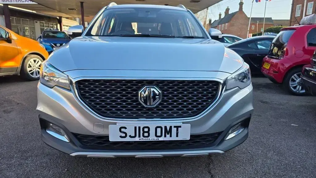 Używany MG ZS Exclusive 111 KM (81 kW) 2018 Srebrny SUV