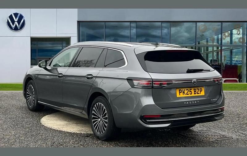Used VW Passat Elegance 200 HP (147 kW) 2025 Grey Estate
