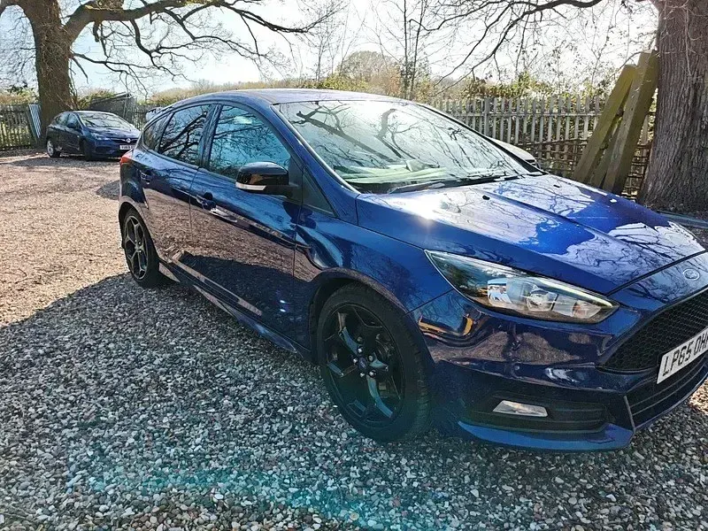 Używany Ford Focus ST 280 KM (205 kW) 2016 Niebieski Hatchback