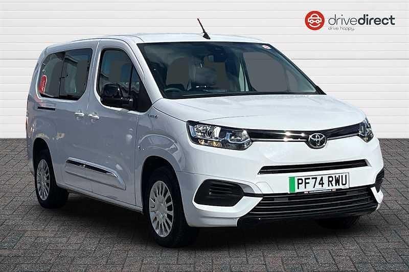 Used Toyota Proace Verso City 100 kW (136 HP) 2025 White Estate