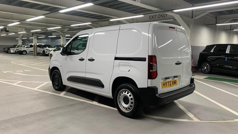 Used Citroën Berlingo 99 HP (72 kW) 2022 White MPV