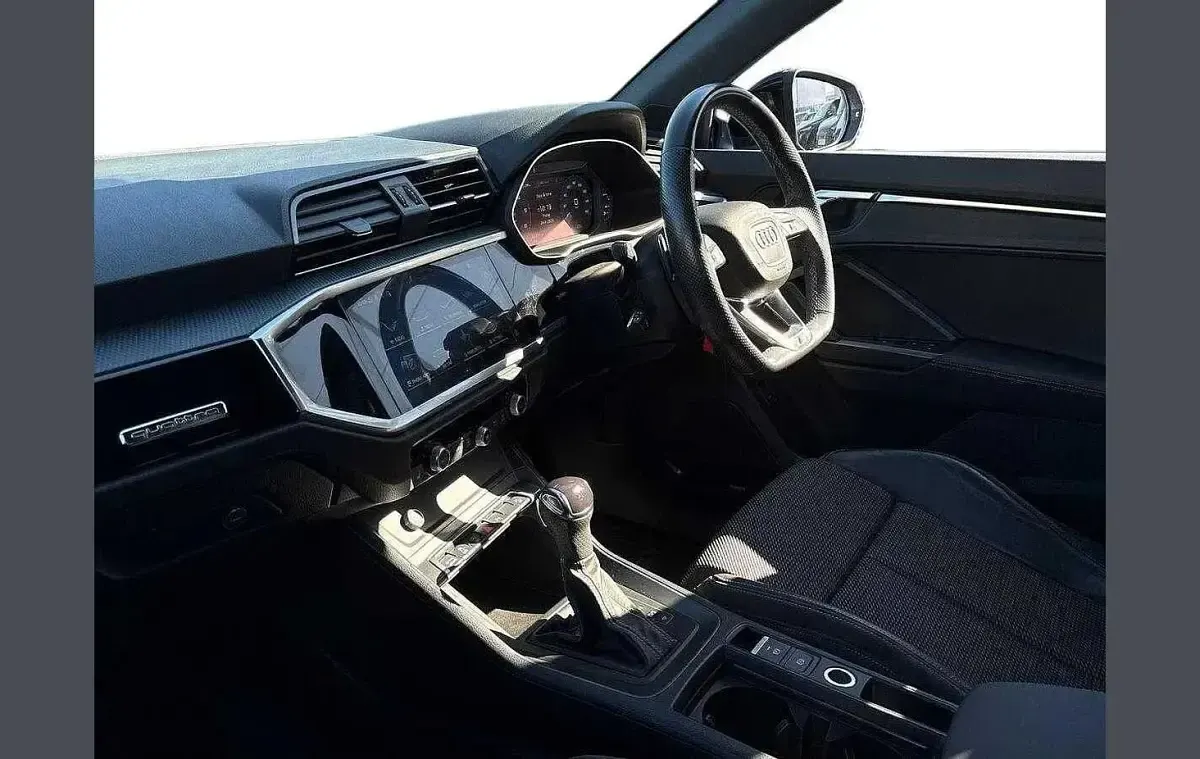 Used Audi Q3 Black Edition 147 HP (108 kW) 2022 Blue SUV